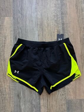 Under Armour Women’s Black Shorts size L | Loose HeatGear | Fly By 2.0 Shorts